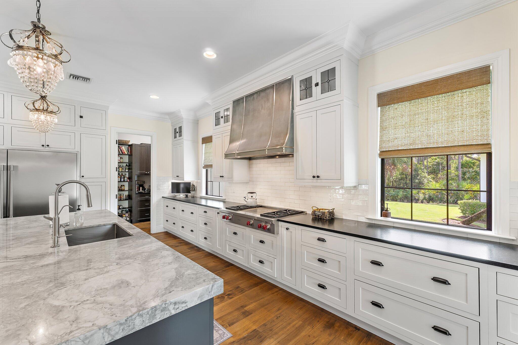 821015 Island Country - Residential