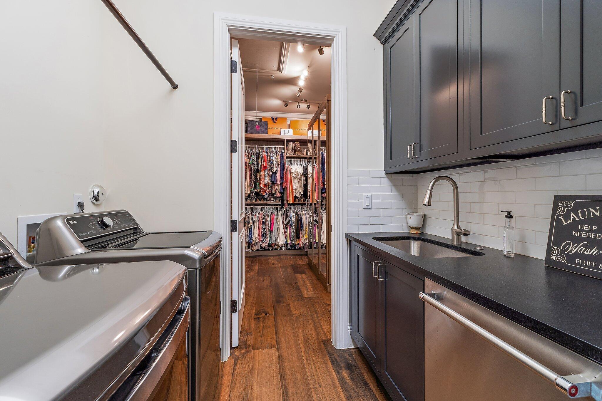 821015 Island Country - Residential