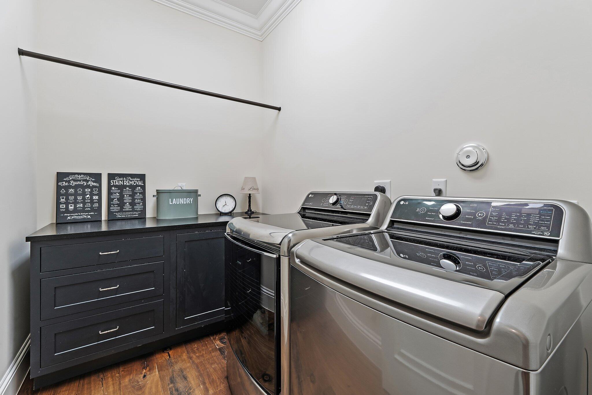 821015 Island Country - Residential