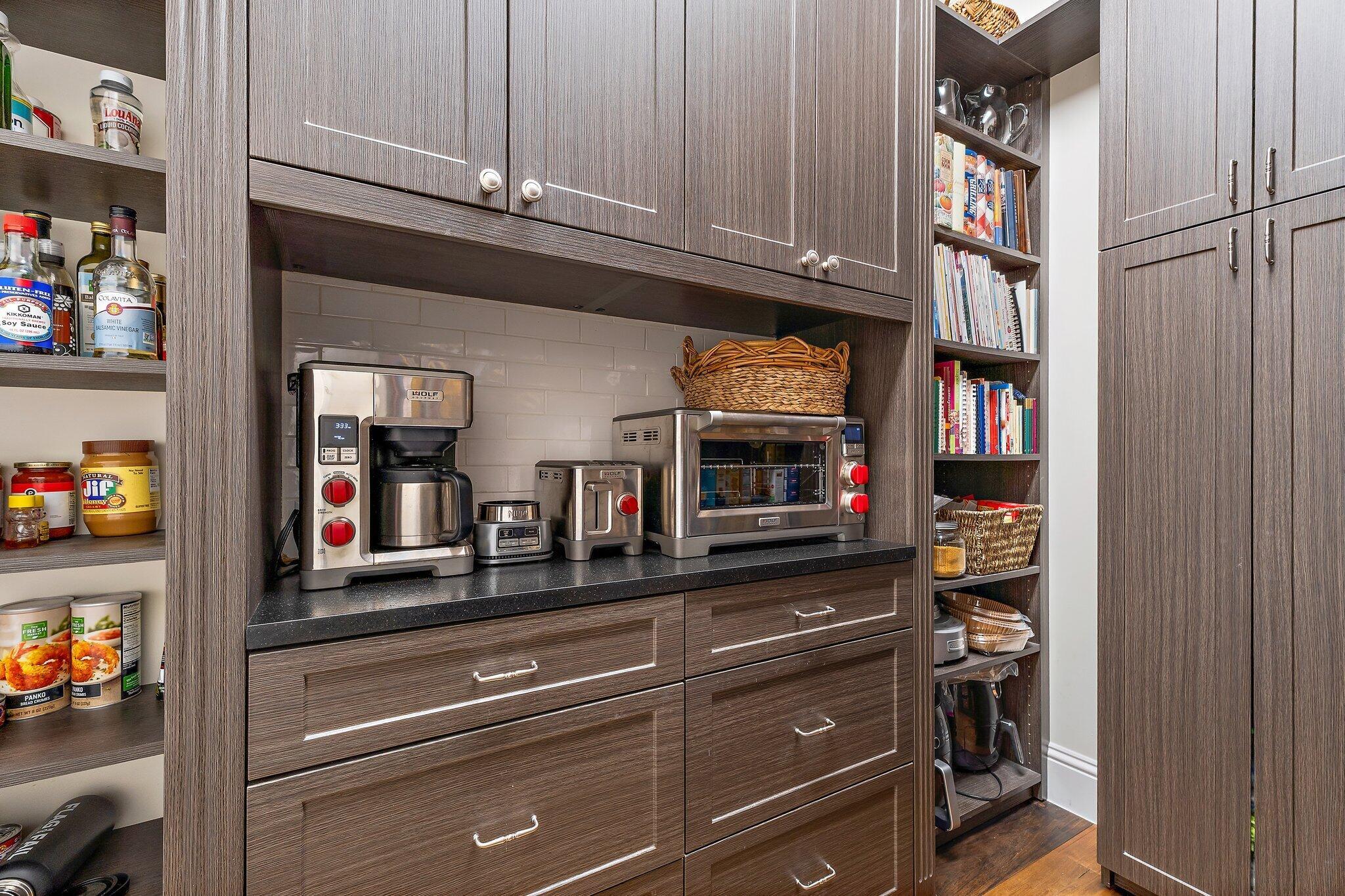 821015 Island Country - Residential