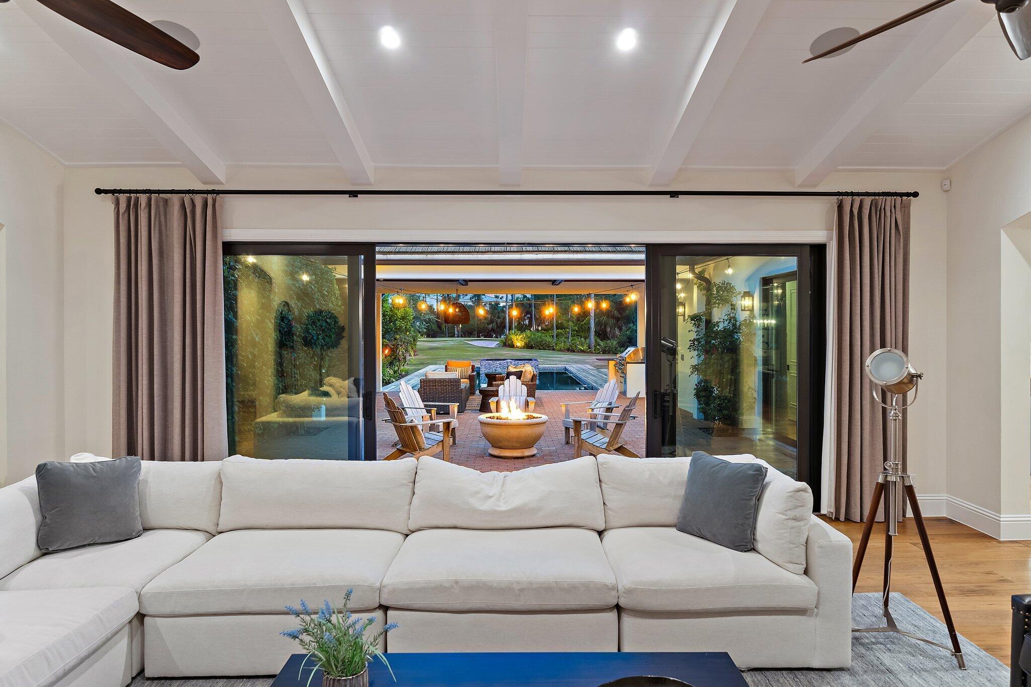 821015 Island Country - Residential