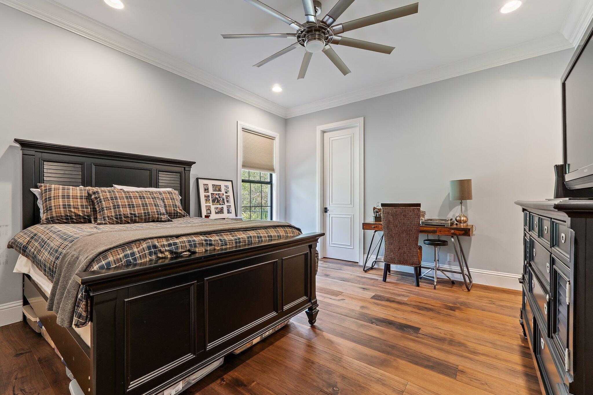 821015 Island Country - Residential