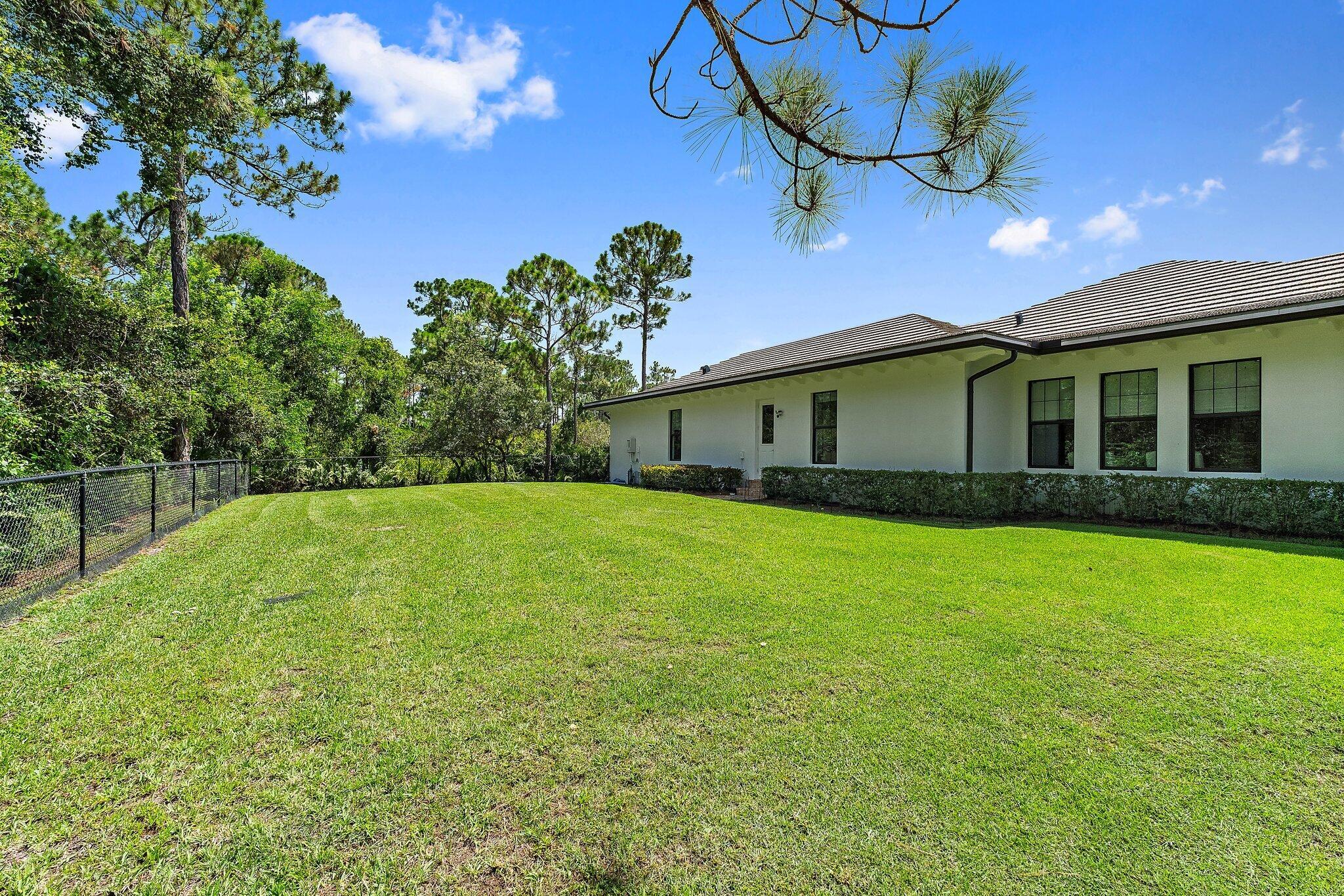 821015 Island Country - Residential