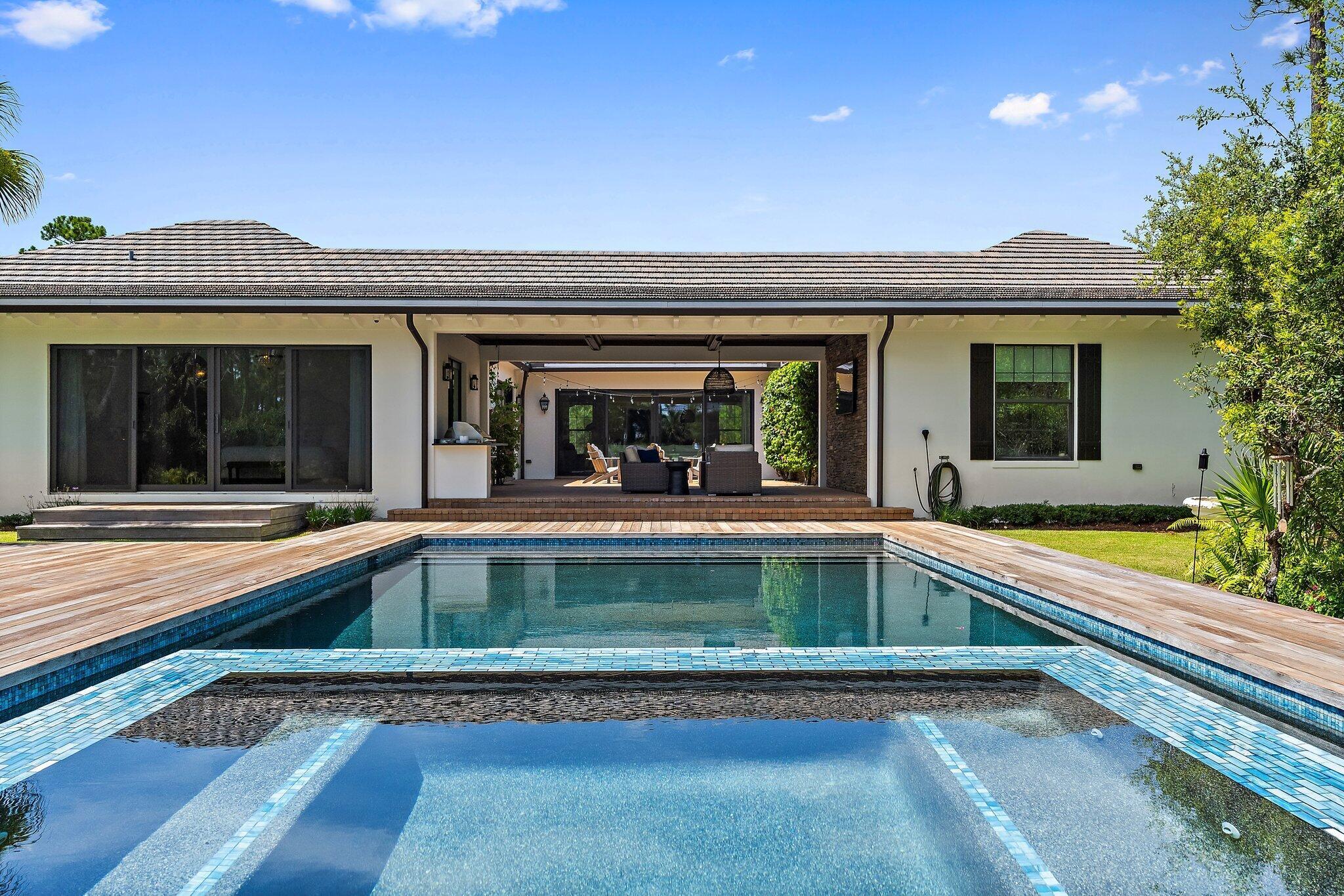 821015 Island Country - Residential