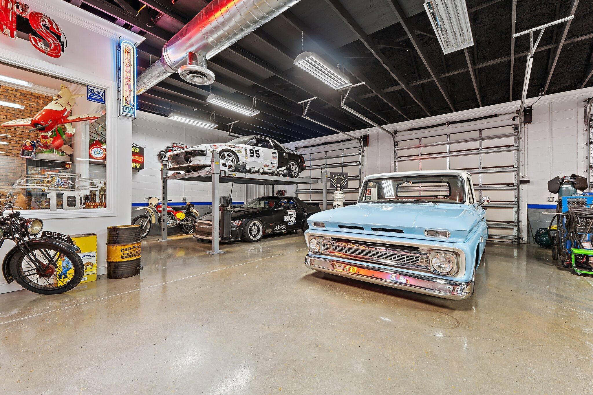 821015 Island Country - Residential