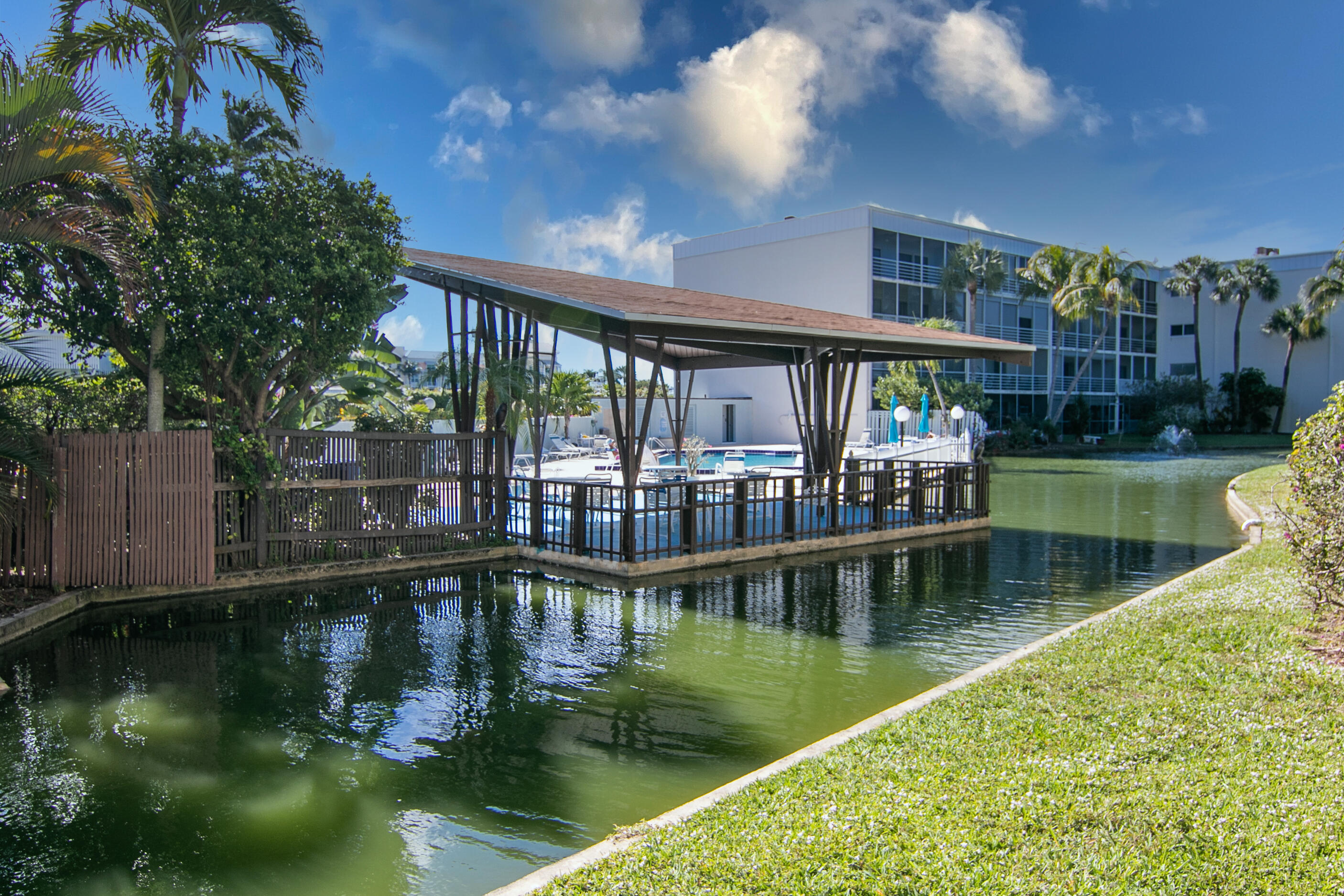 HIDDEN HARBOUR OF THE PALM BEACHES CONDO - Residential