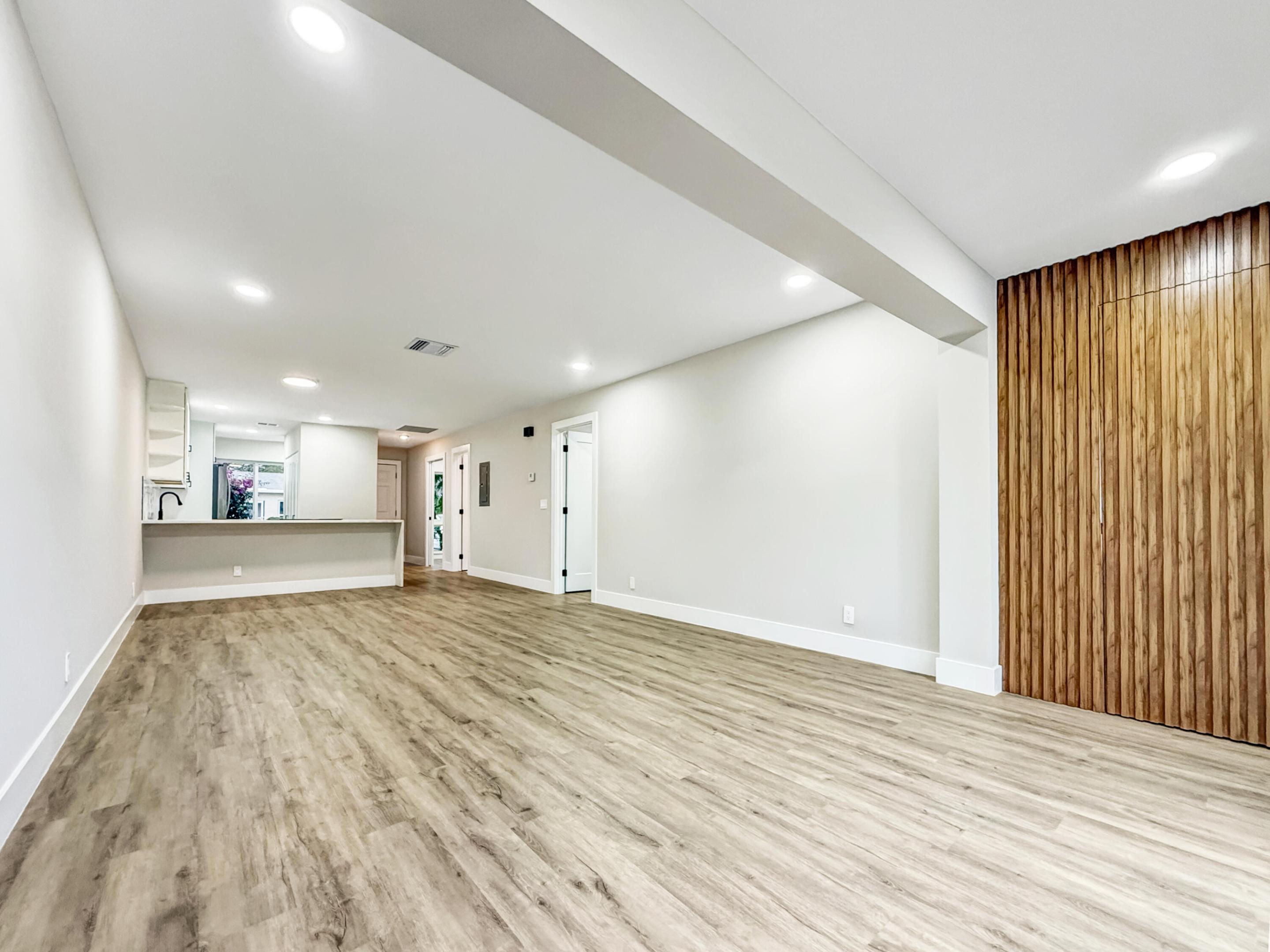 PALM GREENS AT VILLA DEL RAY CONDO I - Residential