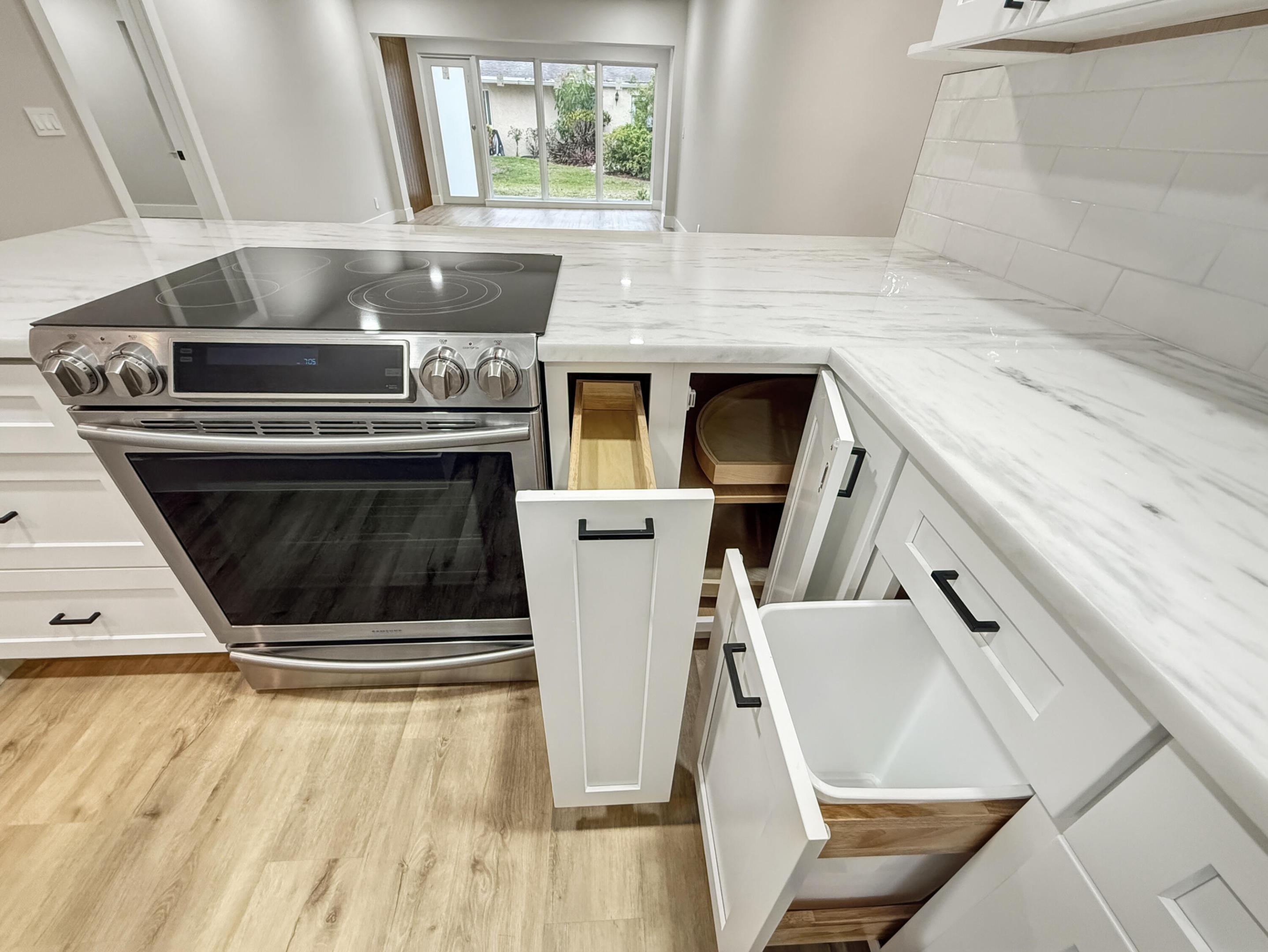 PALM GREENS AT VILLA DEL RAY CONDO I - Residential