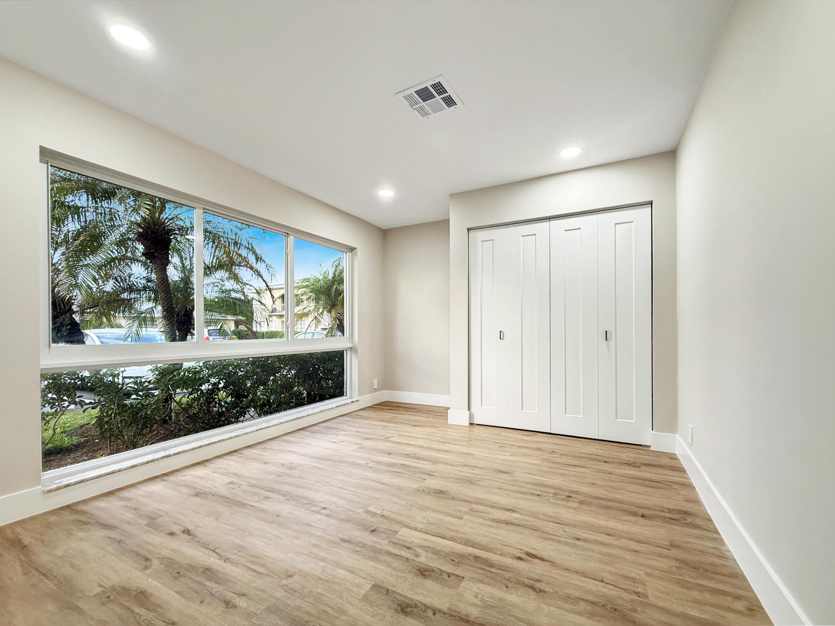 PALM GREENS AT VILLA DEL RAY CONDO I - Residential