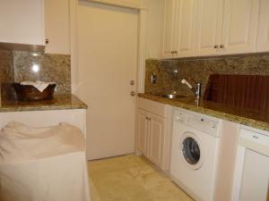 SUGAR POND MANOR OF WELLI - Residential Lease