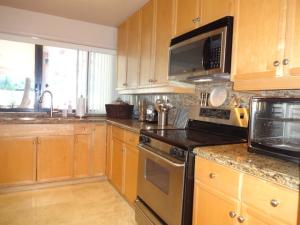 SUGAR POND MANOR OF WELLI - Residential Lease