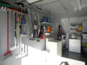 SUGAR POND MANOR OF WELLI - Residential Lease