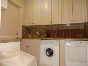 SUGAR POND MANOR OF WELLI - Residential Lease