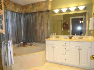 SUGAR POND MANOR OF WELLI - Residential Lease