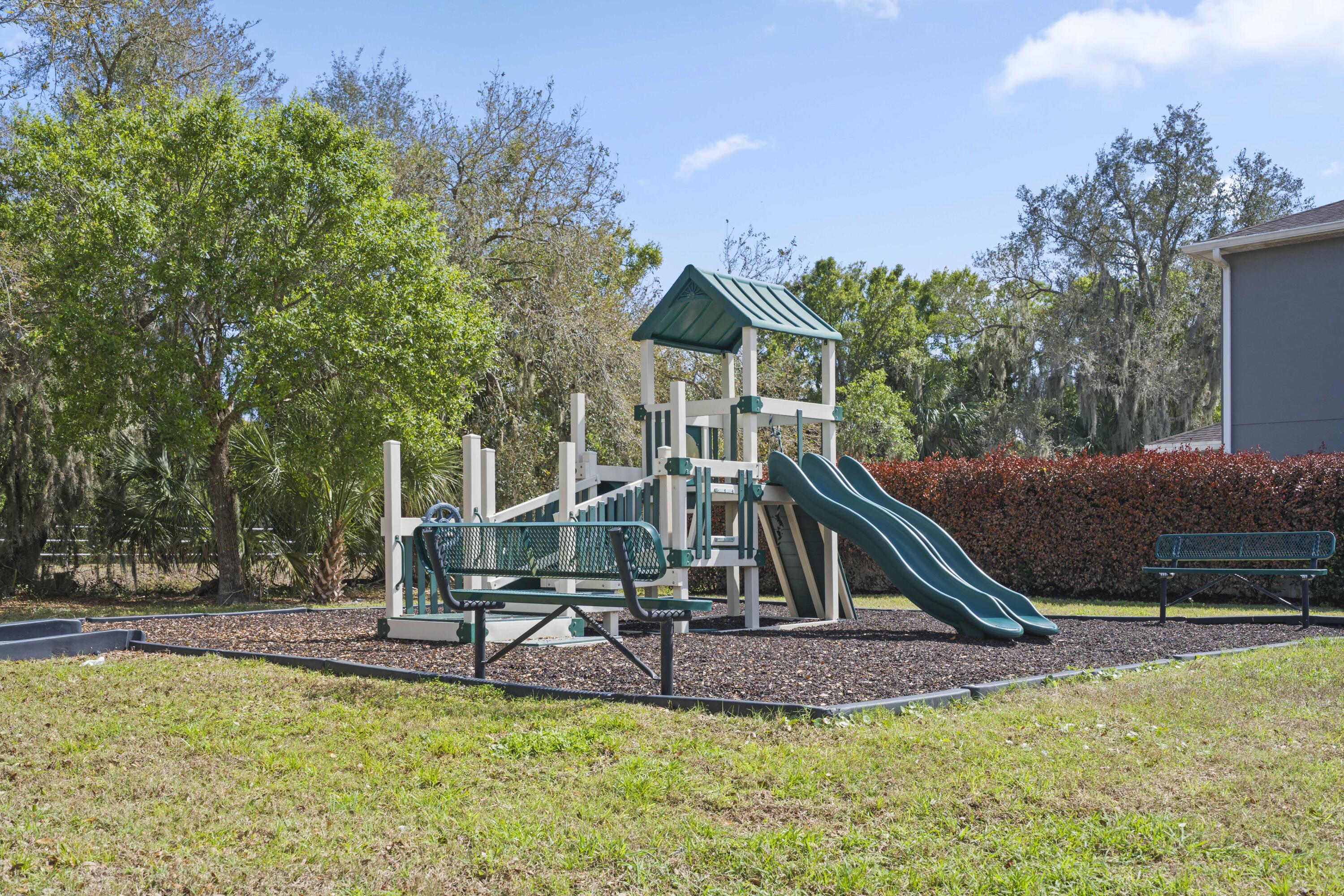 OAKLAND LAKE ESTATES - Residential