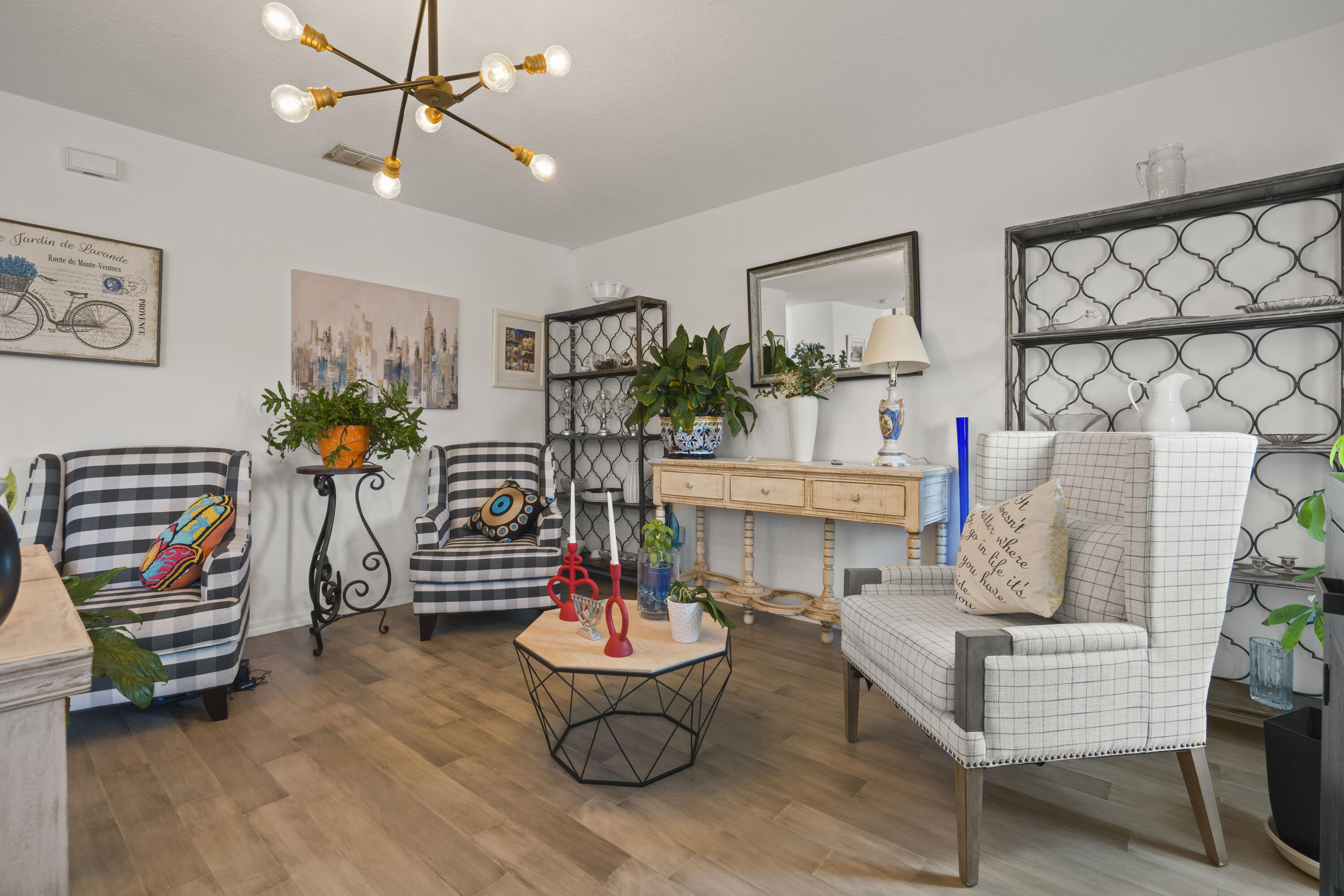 OAKLAND LAKE ESTATES - Residential