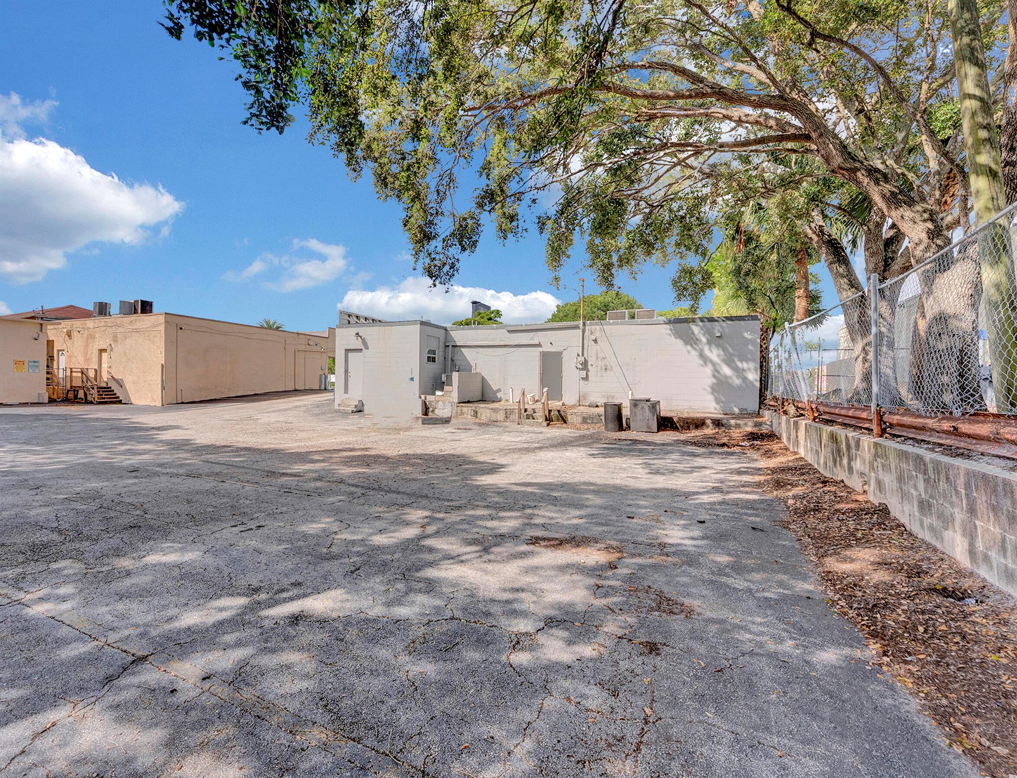 MADRID PARK REPL - Commercial Sale