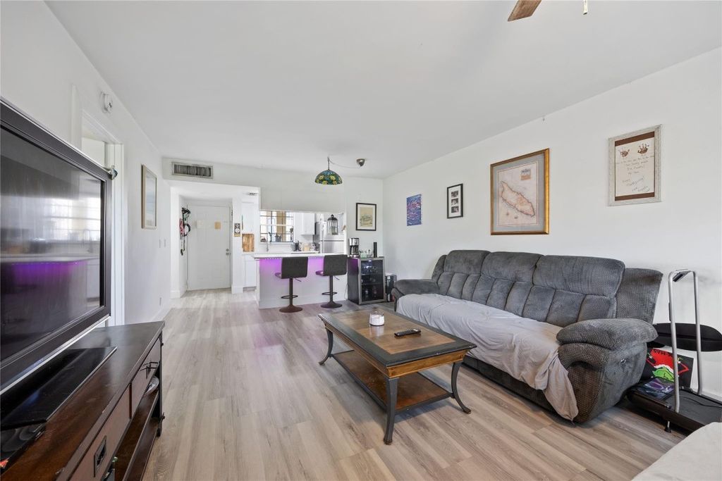 Photo of 6332 La Costa Drive #b, Boca Raton, FL 33433 (MLS # F10531640)