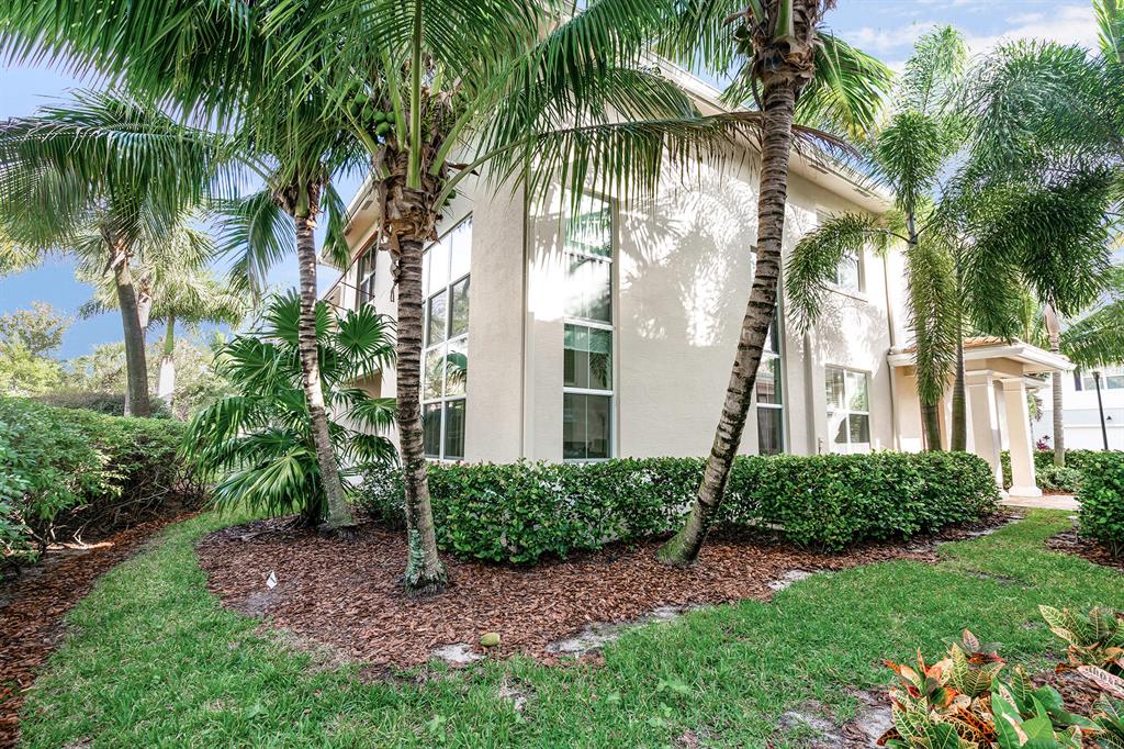 Hampton Cay - Residential