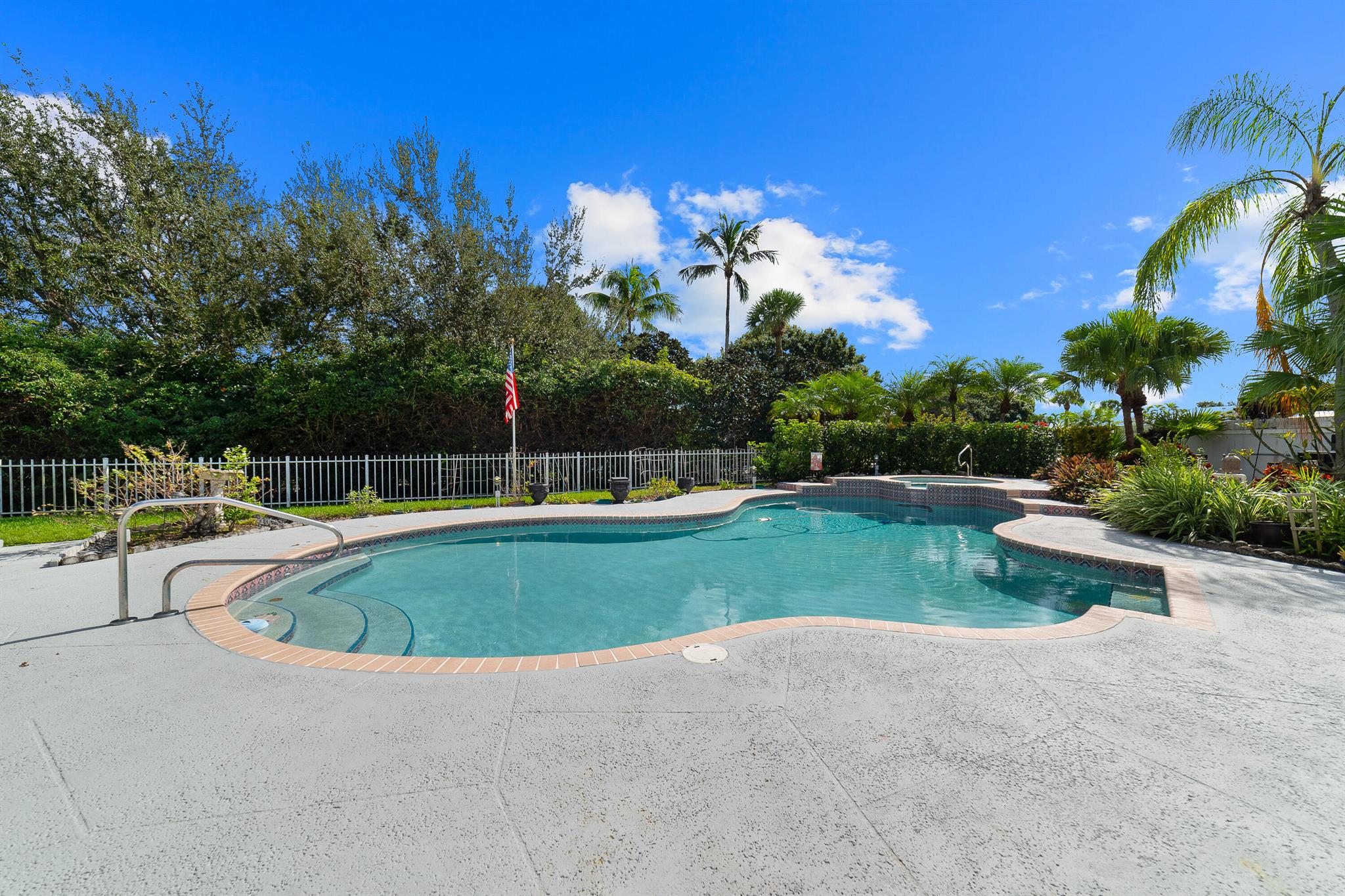 SARATOGA BAY - Residential