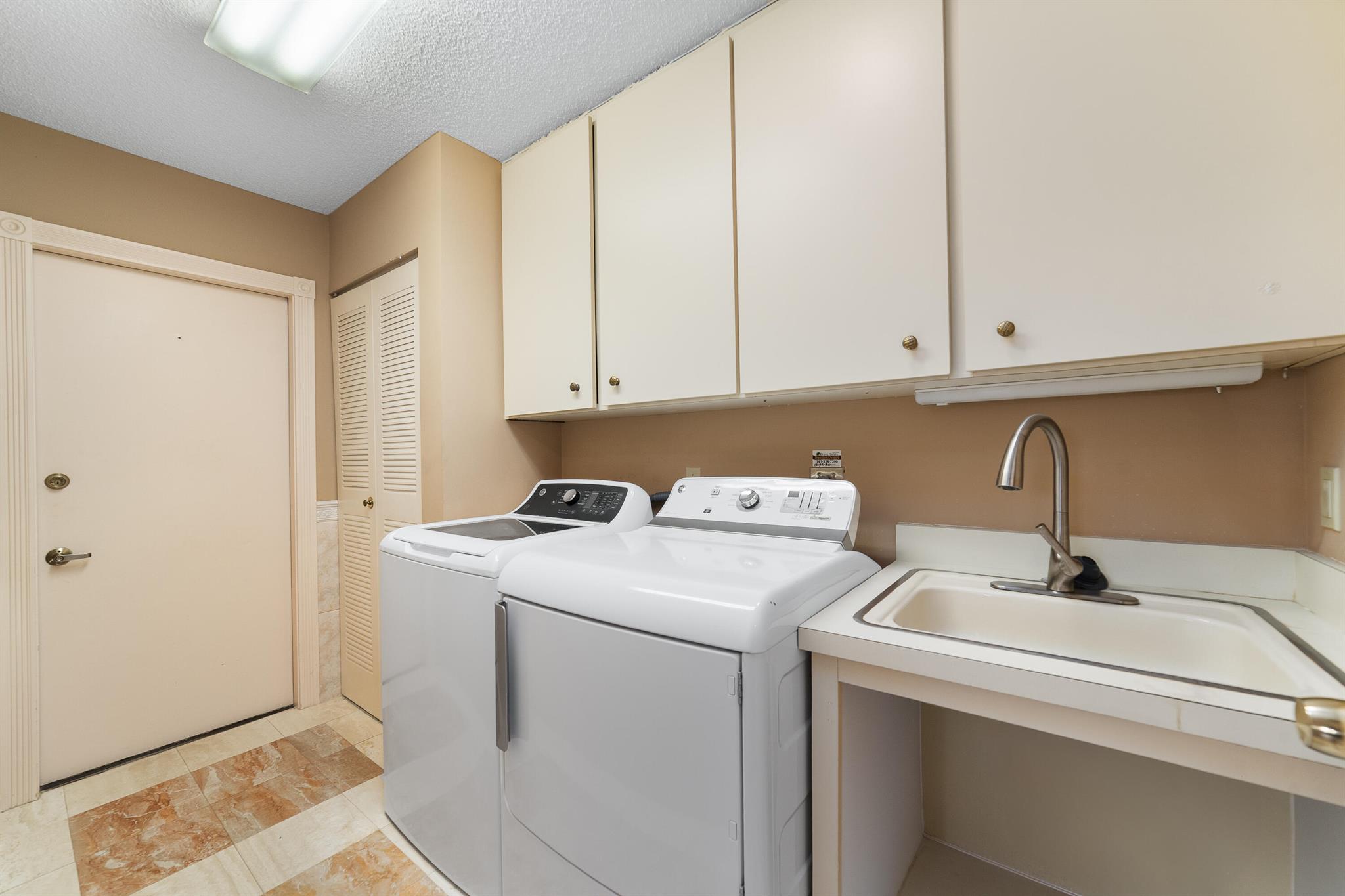 SARATOGA BAY - Residential