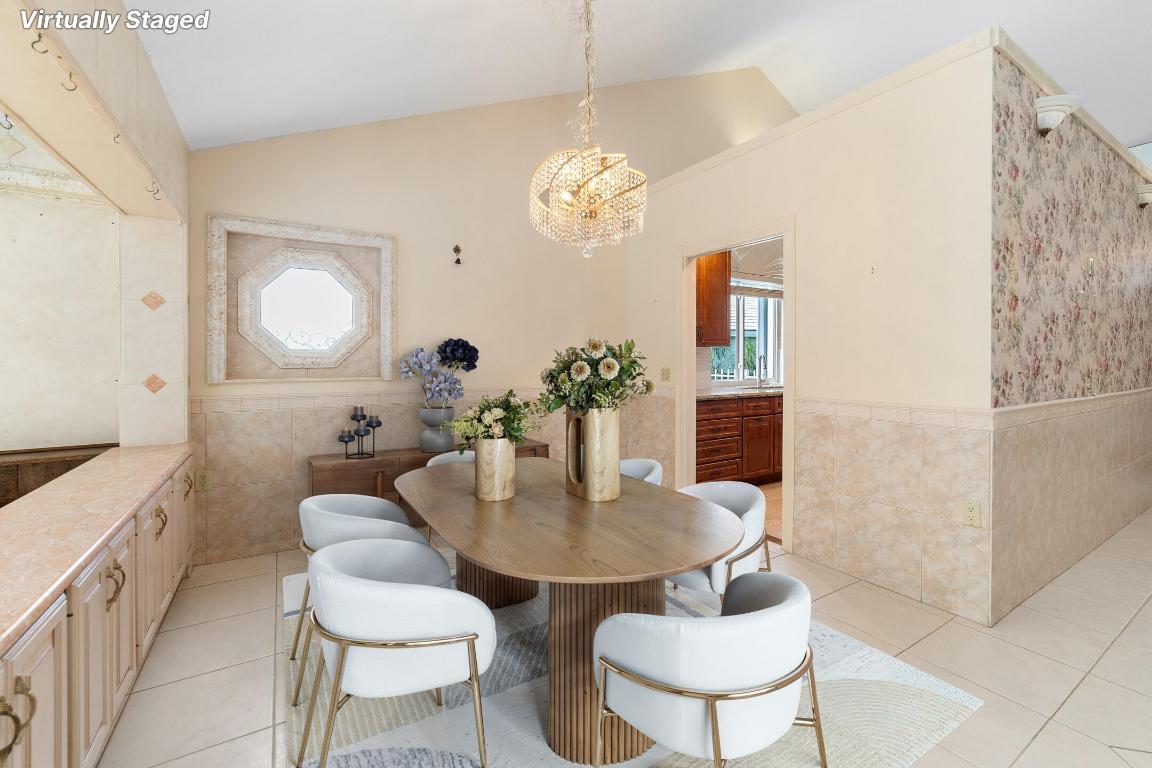 2368 Saratoga Bay Drive