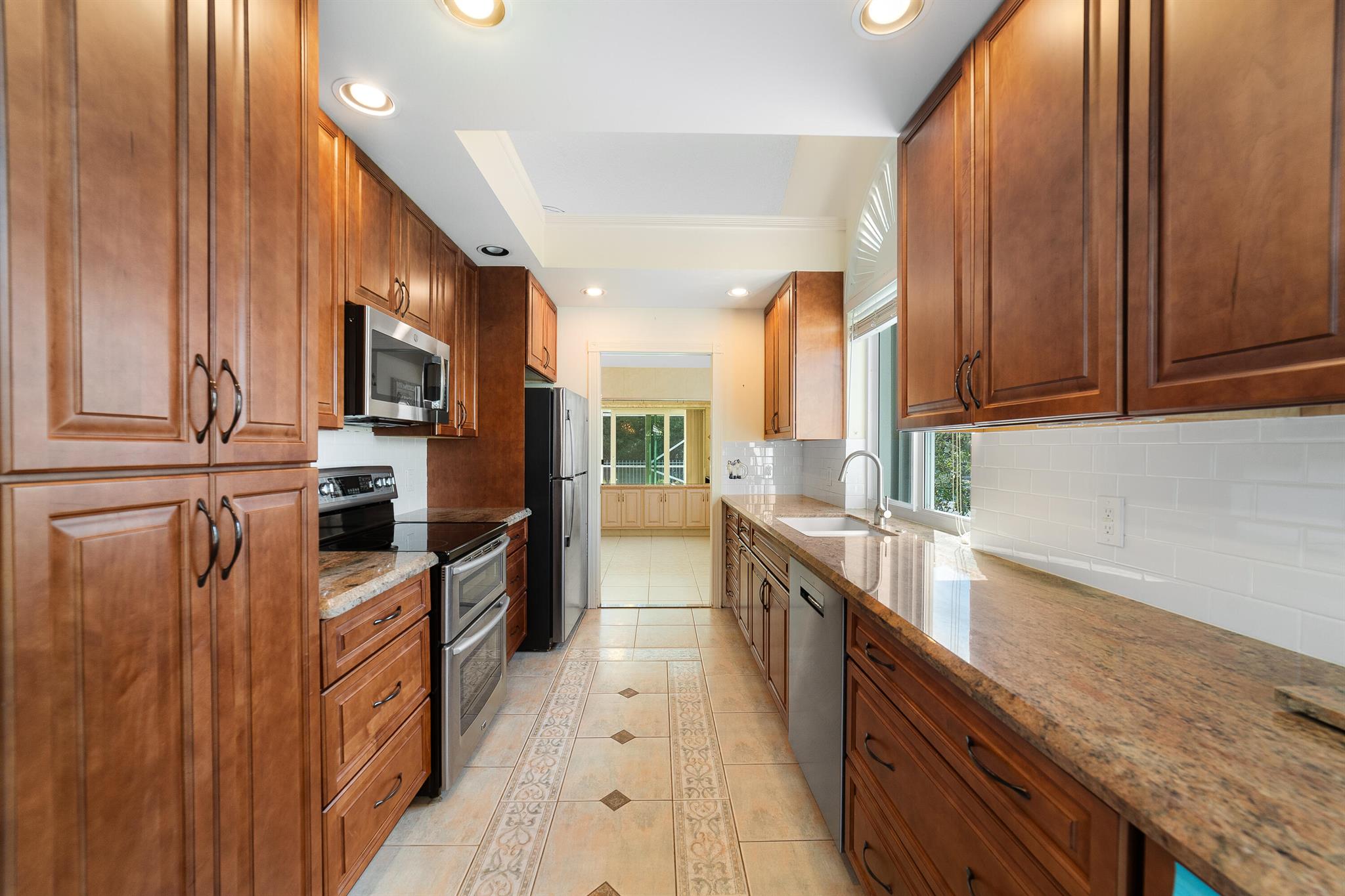 SARATOGA BAY - Residential