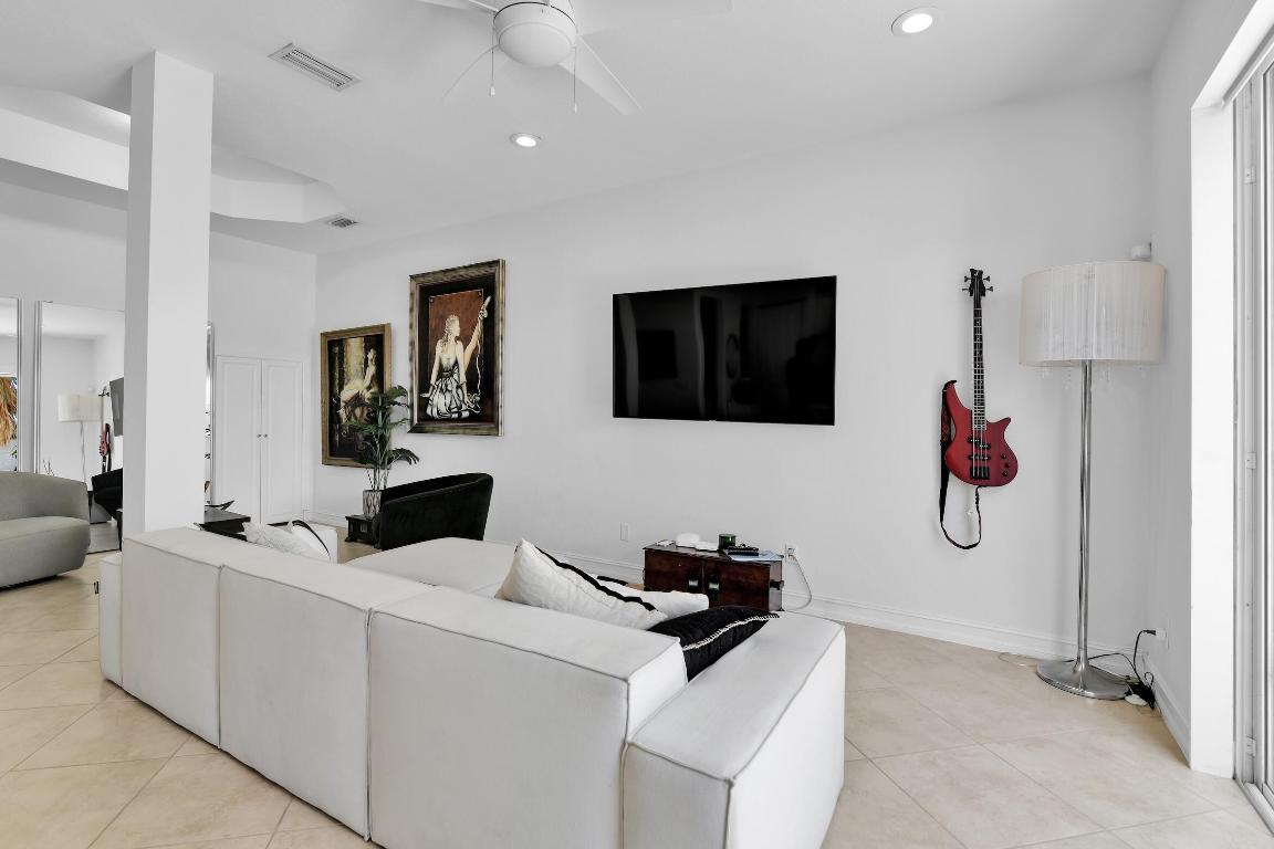 MURANO BAY PUD - Residential Lease