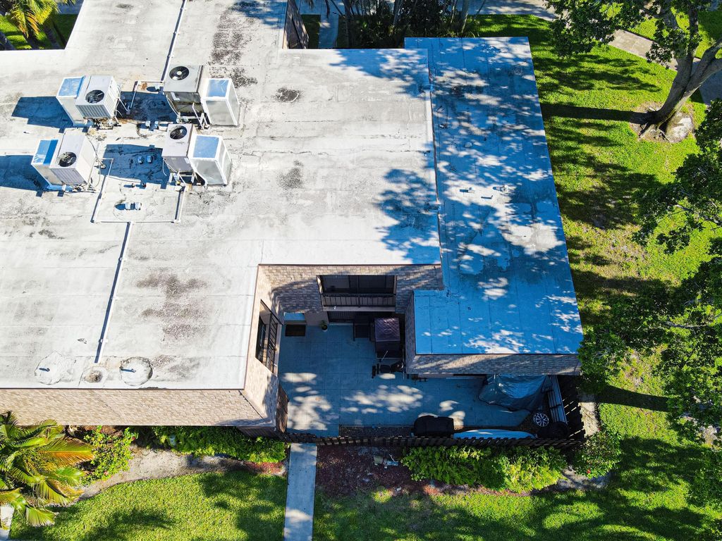 Photo of 4702 Waterview Circle, Palm Springs, FL 33461 (MLS # B26002331)