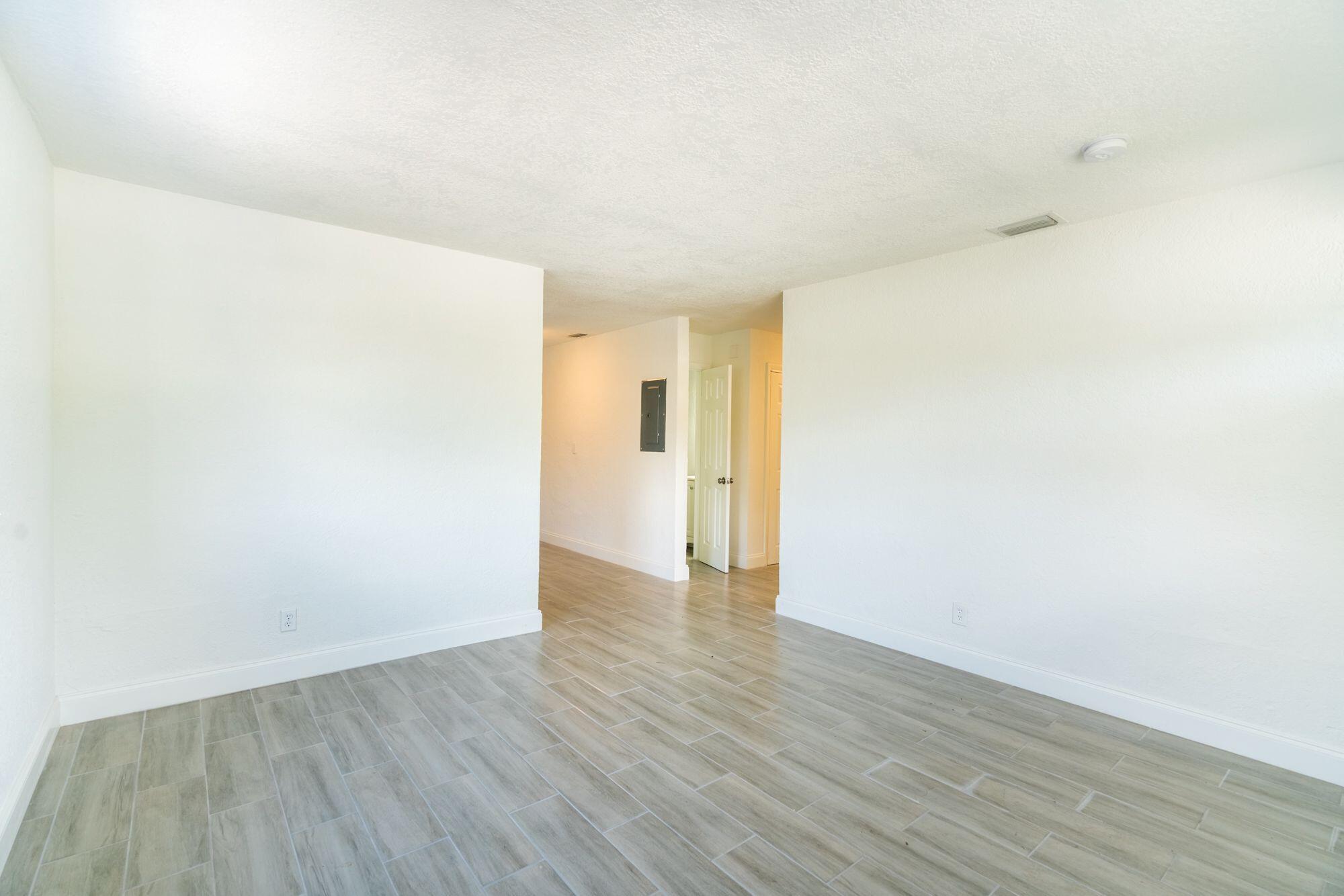 700 NW 2nd Way