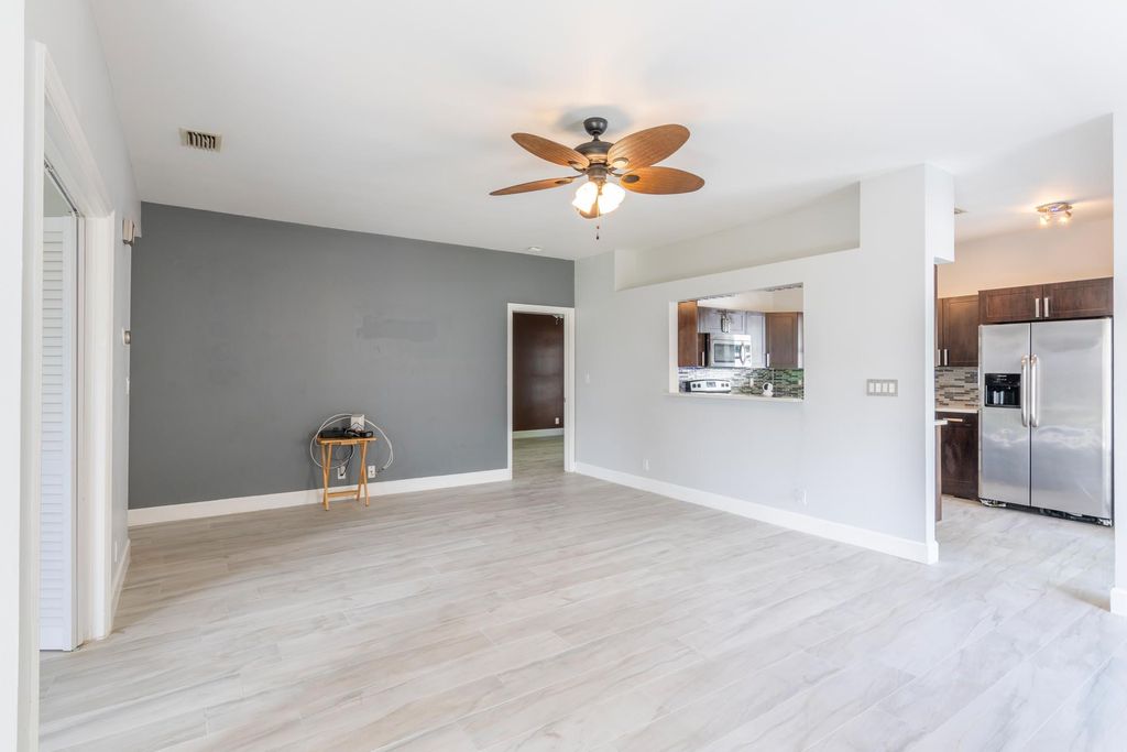 Photo of 5 Bentwater Circle, Boynton Beach, FL 33426 (MLS # R10943606)