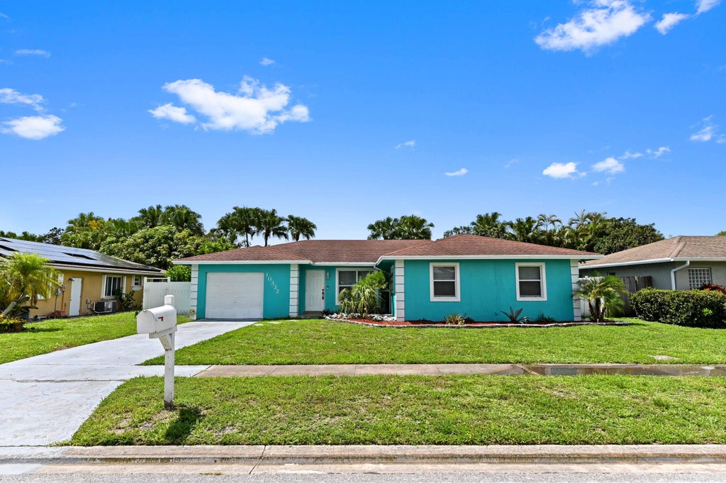 Photo of 10332 Dorchester Drive, Boca Raton, FL 33428 (MLS # R11108649)