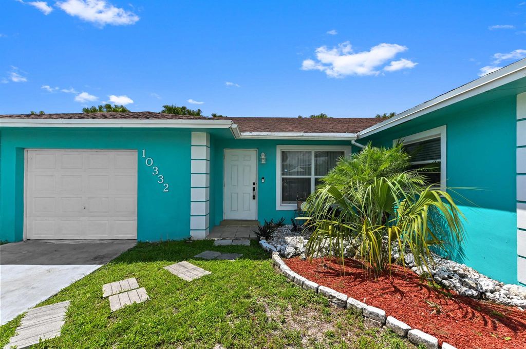 Photo of 10332 Dorchester Drive, Boca Raton, FL 33428 (MLS # R11108649)