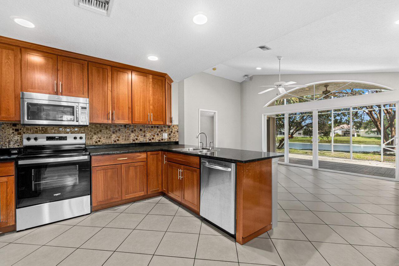 4122 Bluff Harbor Way