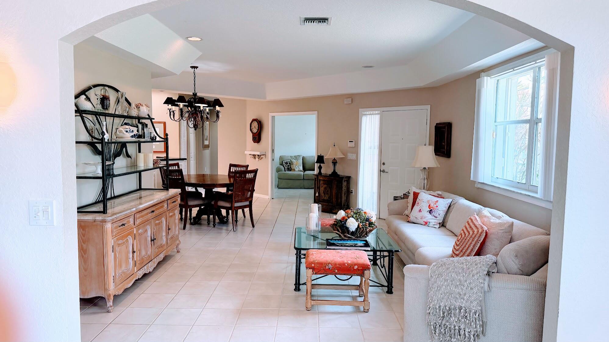 CRYSTAL POINTE/CORAL LAKES - Residential