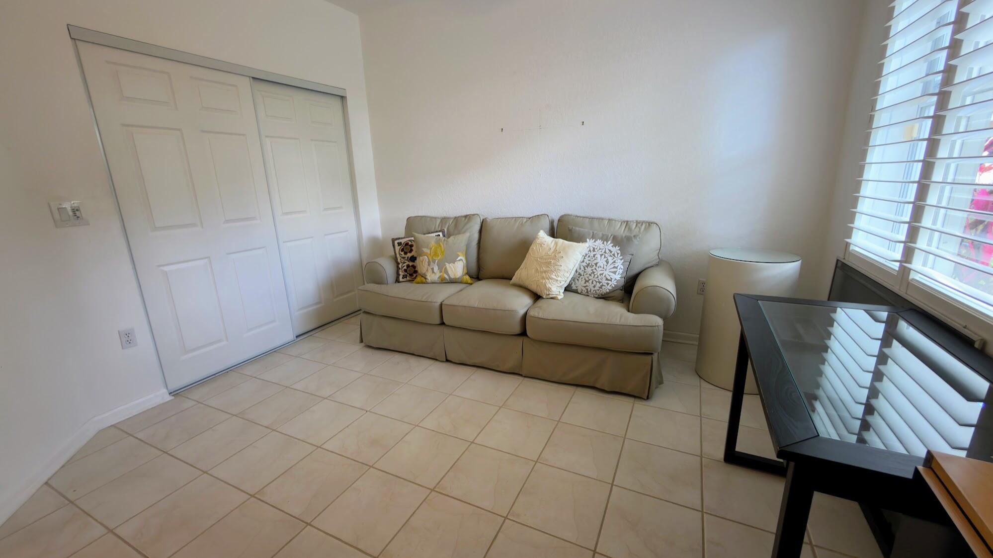 CRYSTAL POINTE/CORAL LAKES - Residential