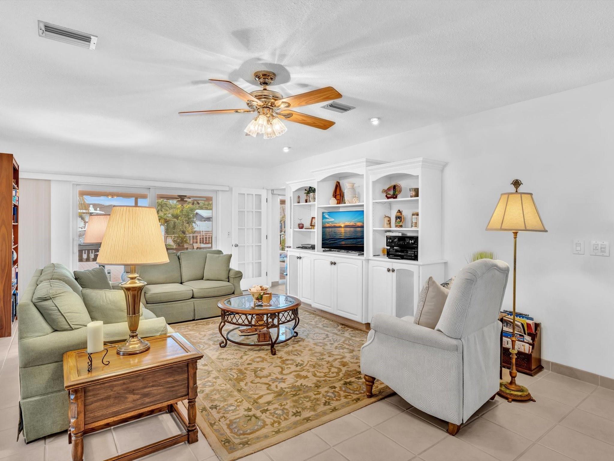 1331 NE 27th Way, Pompano Beach, FL, 33062/$1,395,000 3 1331 NE 27th Way