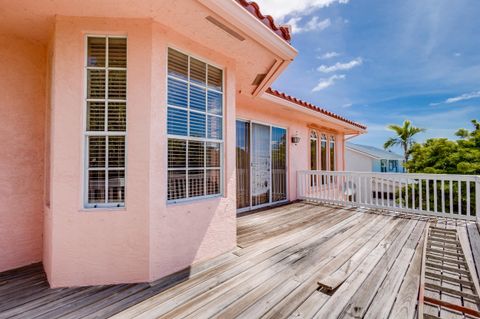 A home in Lake Clarke Shores