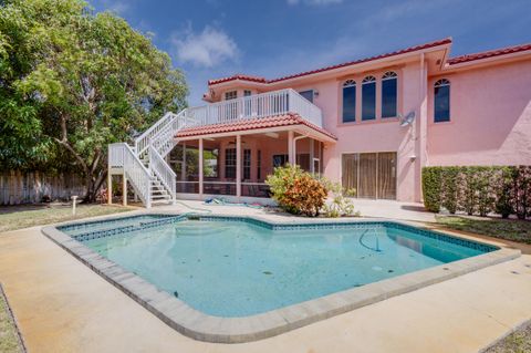 A home in Lake Clarke Shores