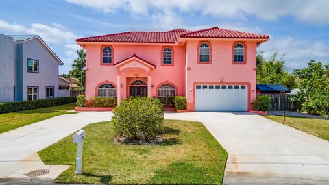 1820 Carambola Road Lake Clarke Shores FL 33406