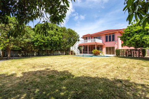 A home in Lake Clarke Shores