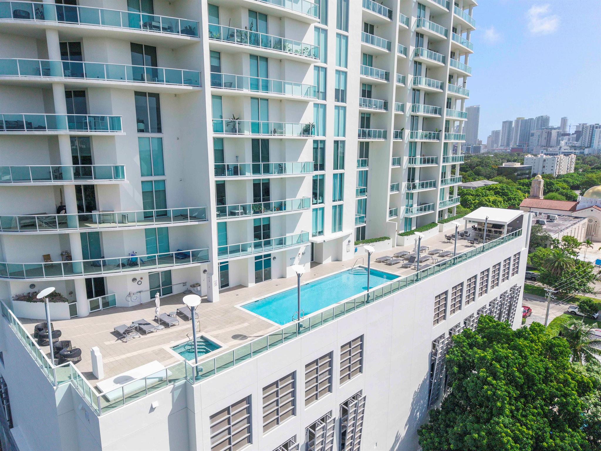 2525 SW 3rd Avenue 807