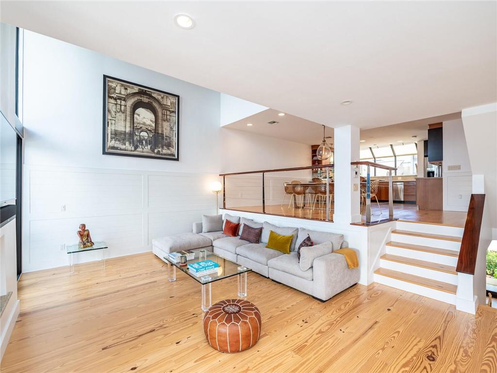 PORTSIDE YACHT CLUB - Residential