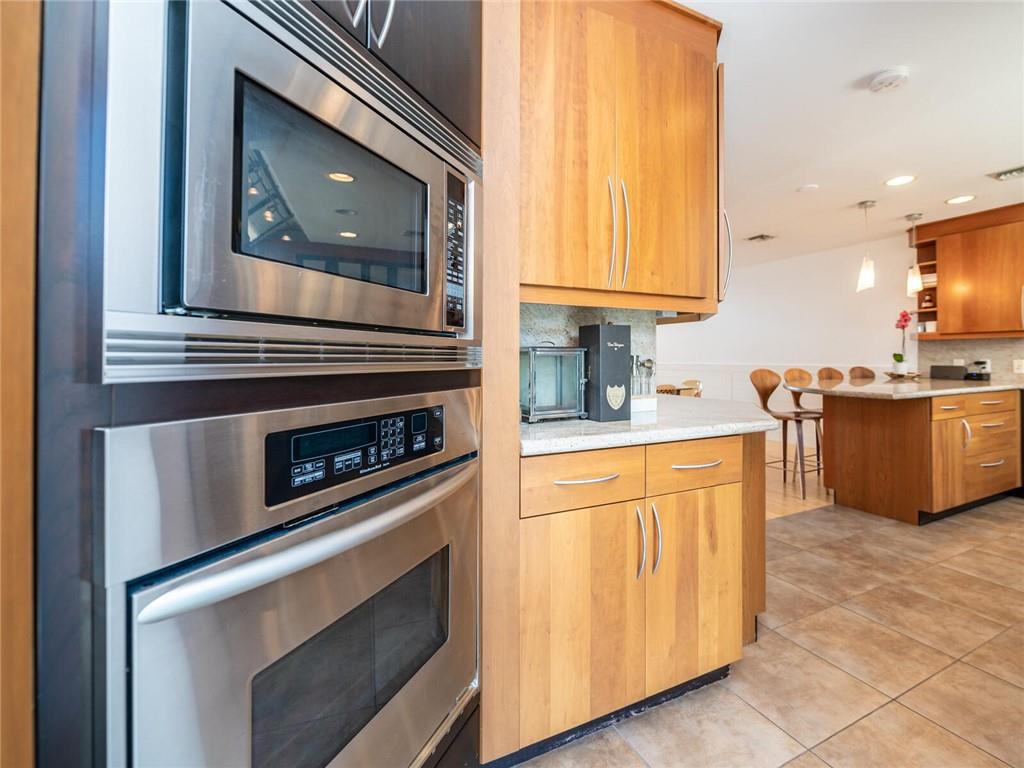 PORTSIDE YACHT CLUB - Residential