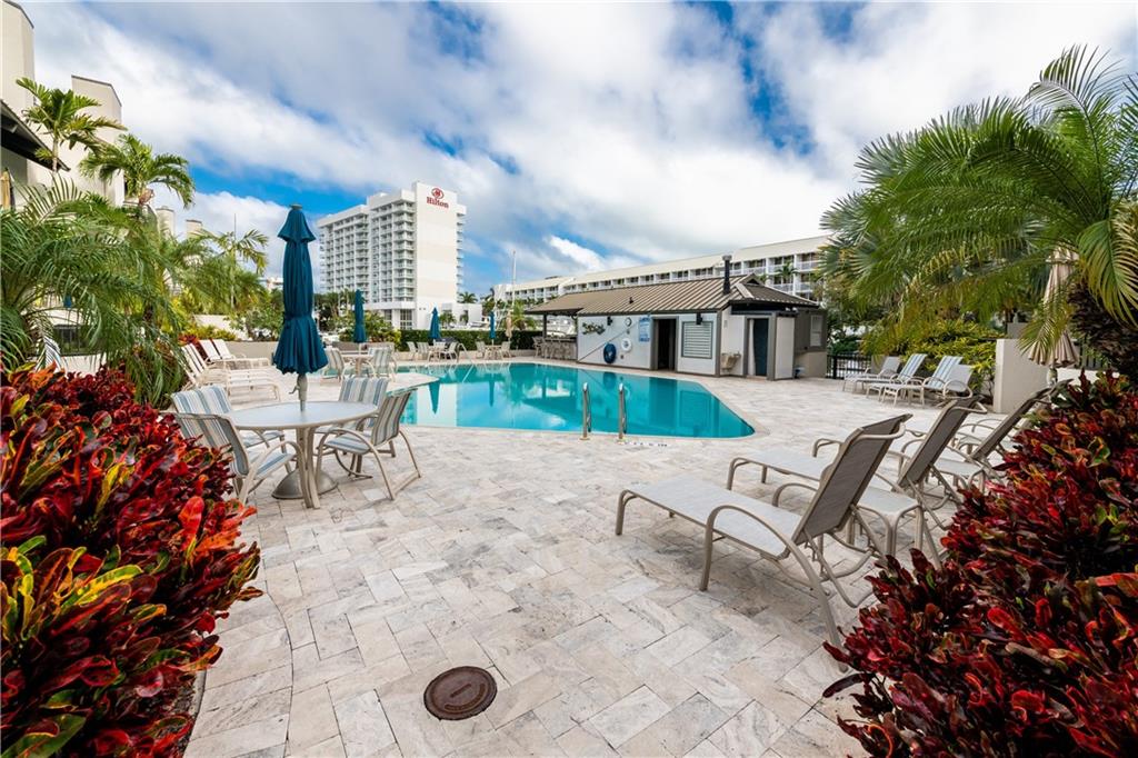 PORTSIDE YACHT CLUB - Residential