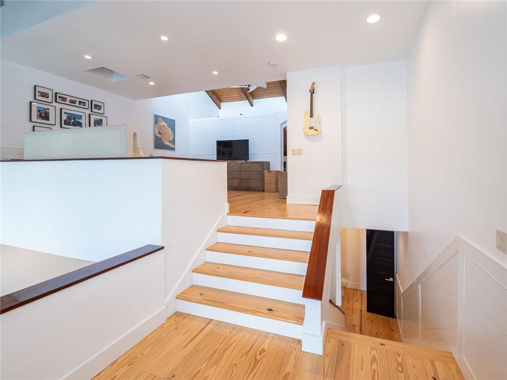 PORTSIDE YACHT CLUB - Residential