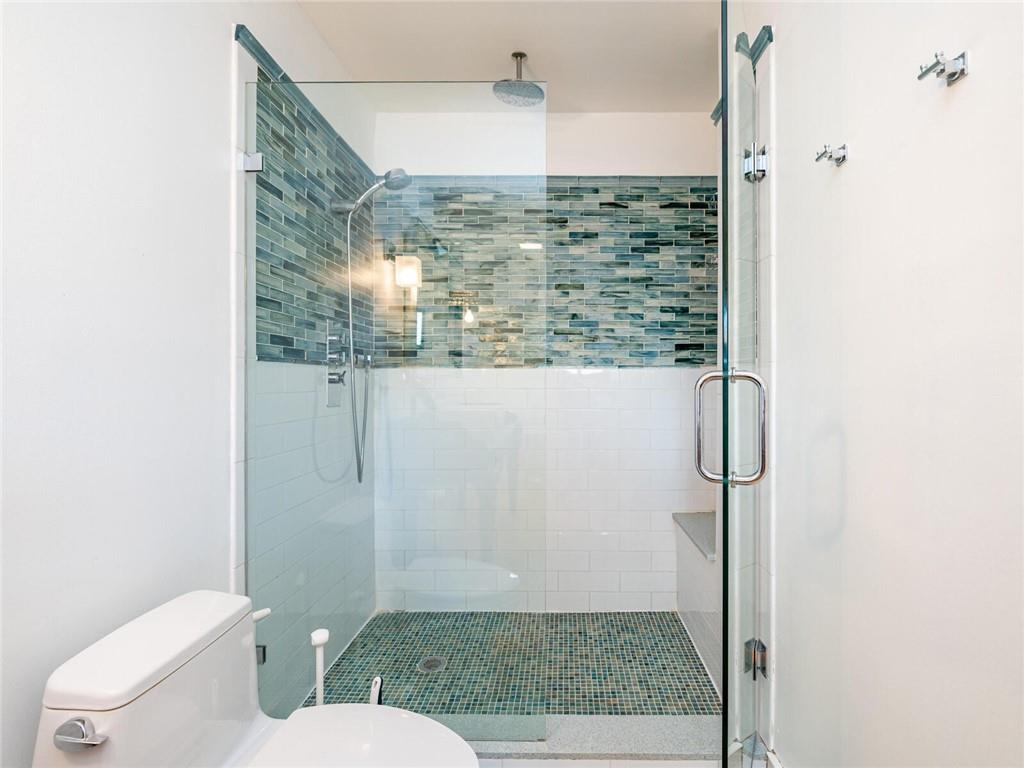 PORTSIDE YACHT CLUB - Residential