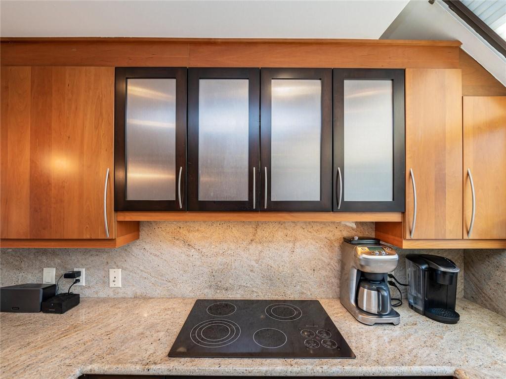 PORTSIDE YACHT CLUB - Residential