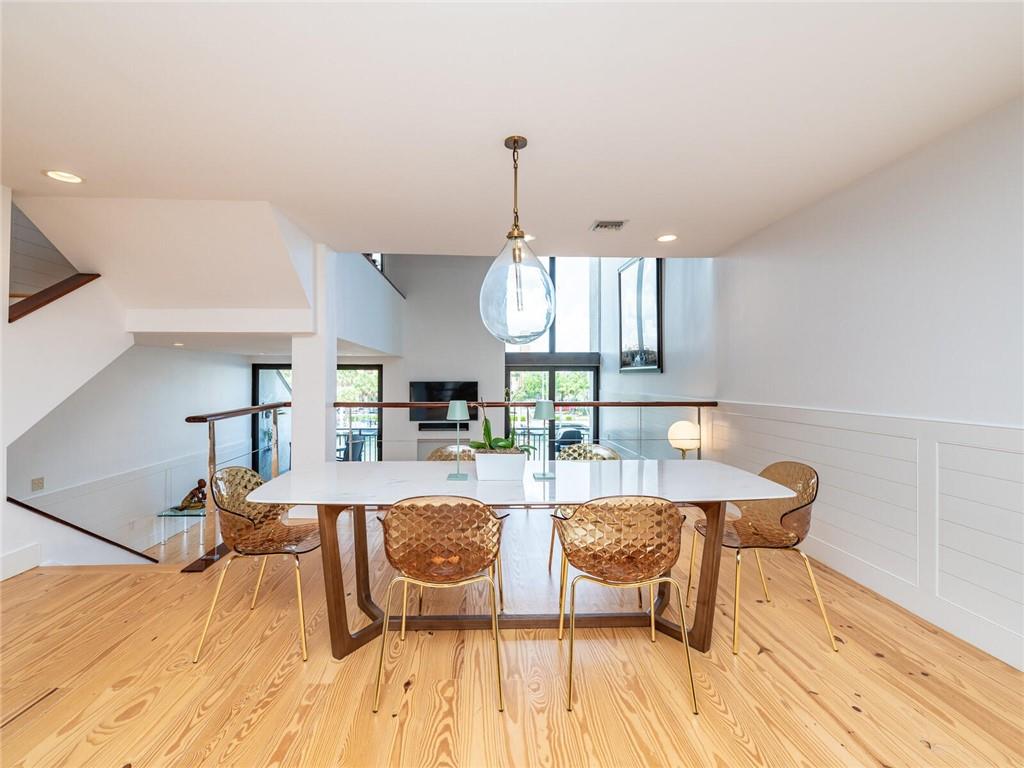 PORTSIDE YACHT CLUB - Residential