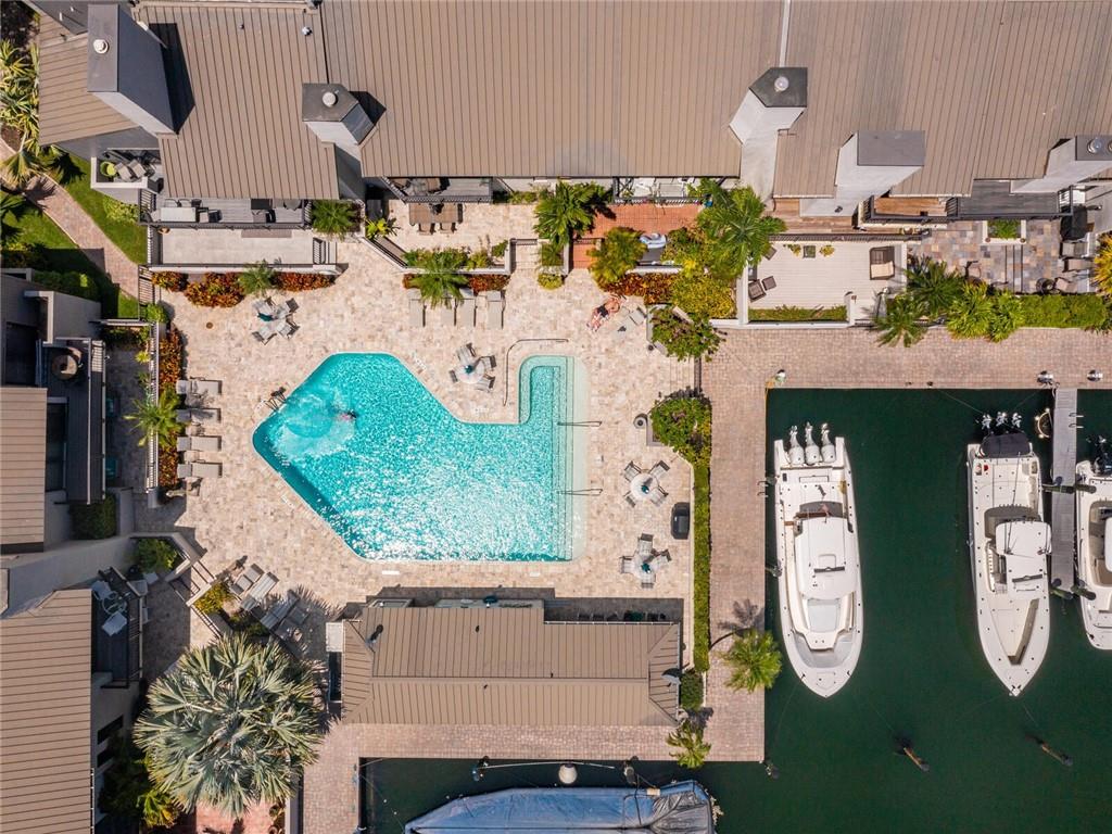 PORTSIDE YACHT CLUB - Residential